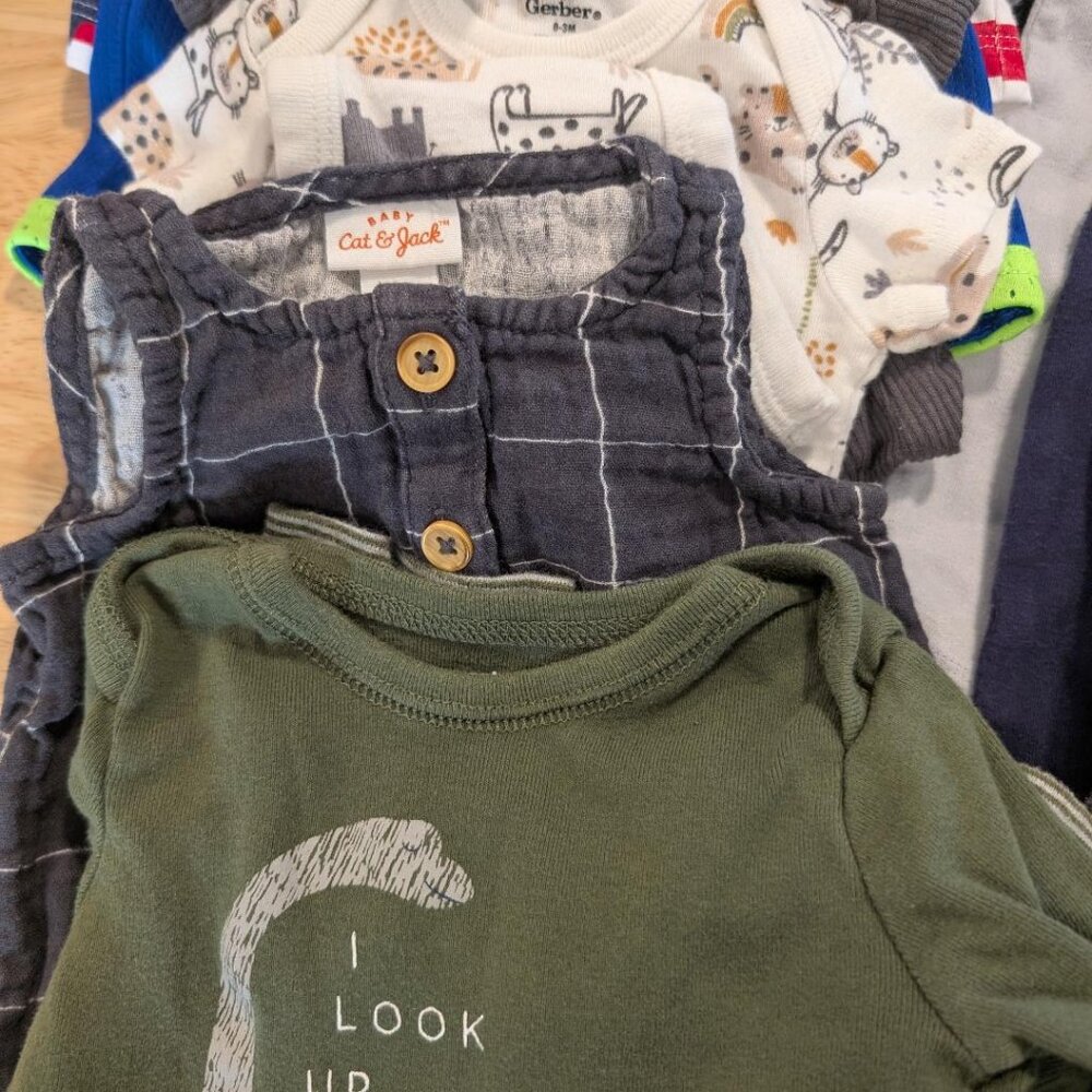 LARGE LOT OF BOYS INFANT CLOTHING Sz 0-9M 0-9 Months - Picture 11 of 16
